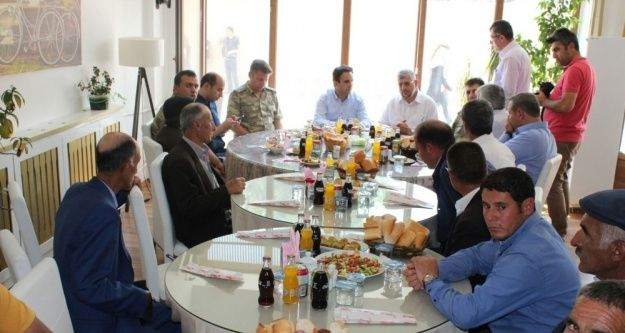 Çaldıran'da şehit aileleri ve gaziler onuruna yemek verildi