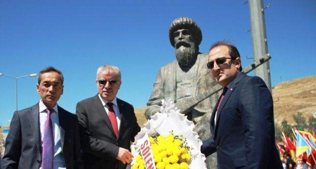 Dede Korkut'ta mehteranlı açılış