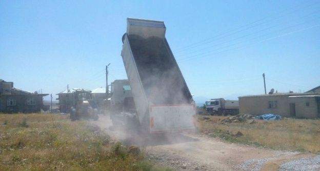 Edremit Belediyesinden yol yapım çalışması