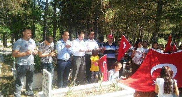 Kuran kursu öğrencilerinden şehitlik ziyareti