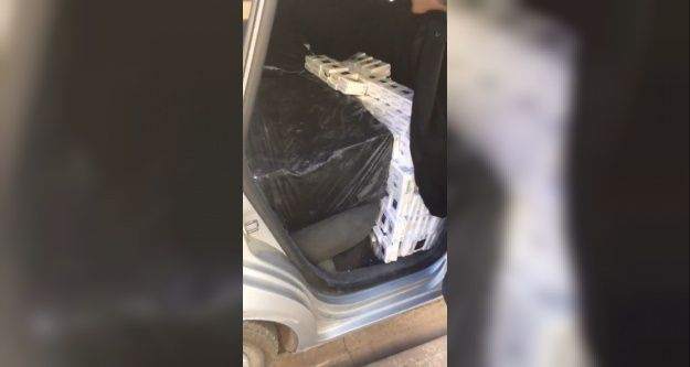 Lüks otomobilde kaçak sigara sevkıyatı