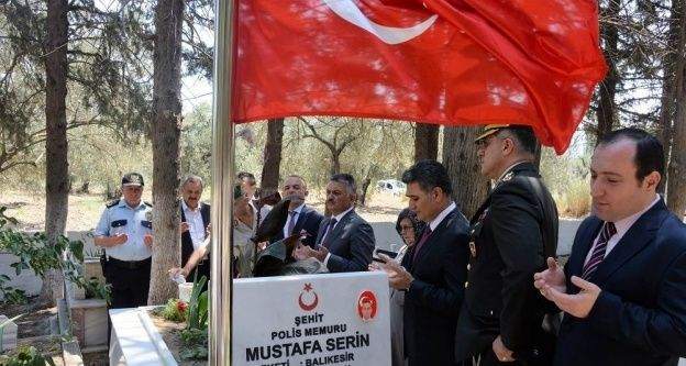 Vali Yazıcı, şehit Mustafa Serin'in ailesini ve kabrini ziyaret etti