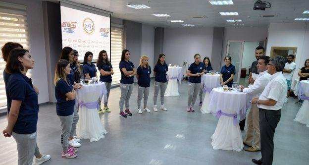 Bozüyük Belediyesi İdman Yurdu Bayan Voleybol Takımı hazırlıklarını sürdüyor