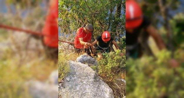Fethiye'de uçurumda mahsur kalan tatilci kurtarıldı