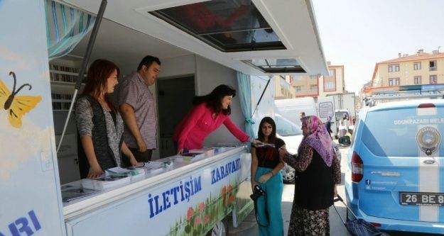 İletişim Karavanı mahalle mahalle gezerek vatandaşların sorunlarını dinliyor