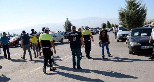 Malatya'da oto pazarlarında uygulama