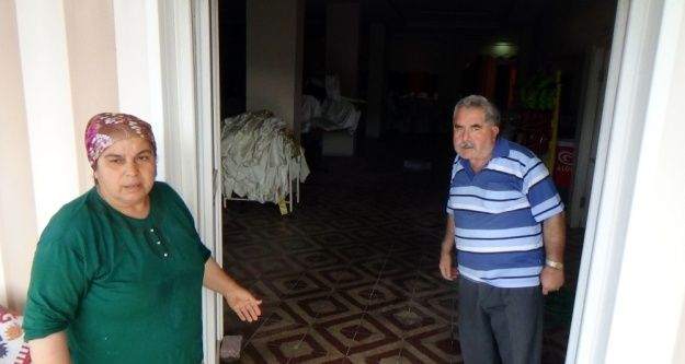 Su baskınlarında zarar gören iş yerleri yaralarını sarıyor