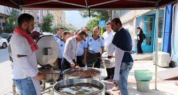 Zabıtadan vefat eden arkadaşları için lokma hayrı
