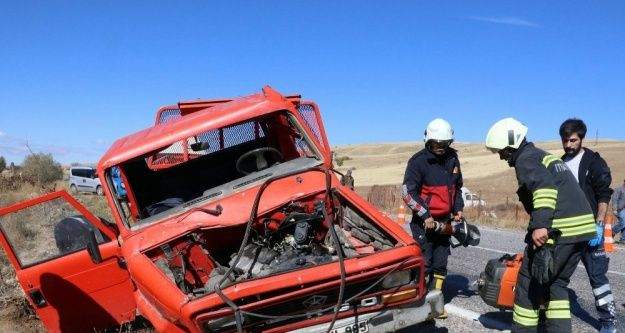Yozgat'ta beton mikseri ile kamyonet çarpıştı: 1 ölü