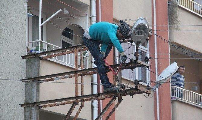 Akrobat Gibi İşçi