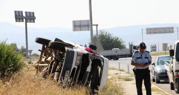 Manisa'da Trafik Kazası: 2 Yaralı